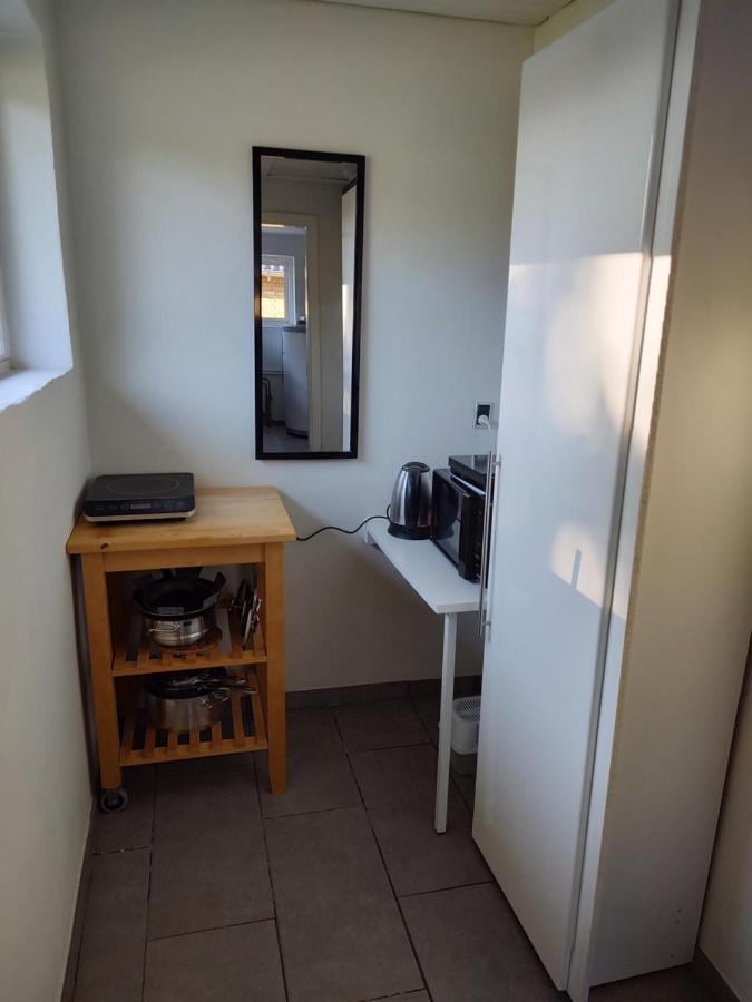 Commuter Room For One Or Two People Munkebo Exteriör bild