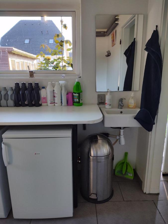 Commuter Room For One Or Two People Munkebo Exteriör bild
