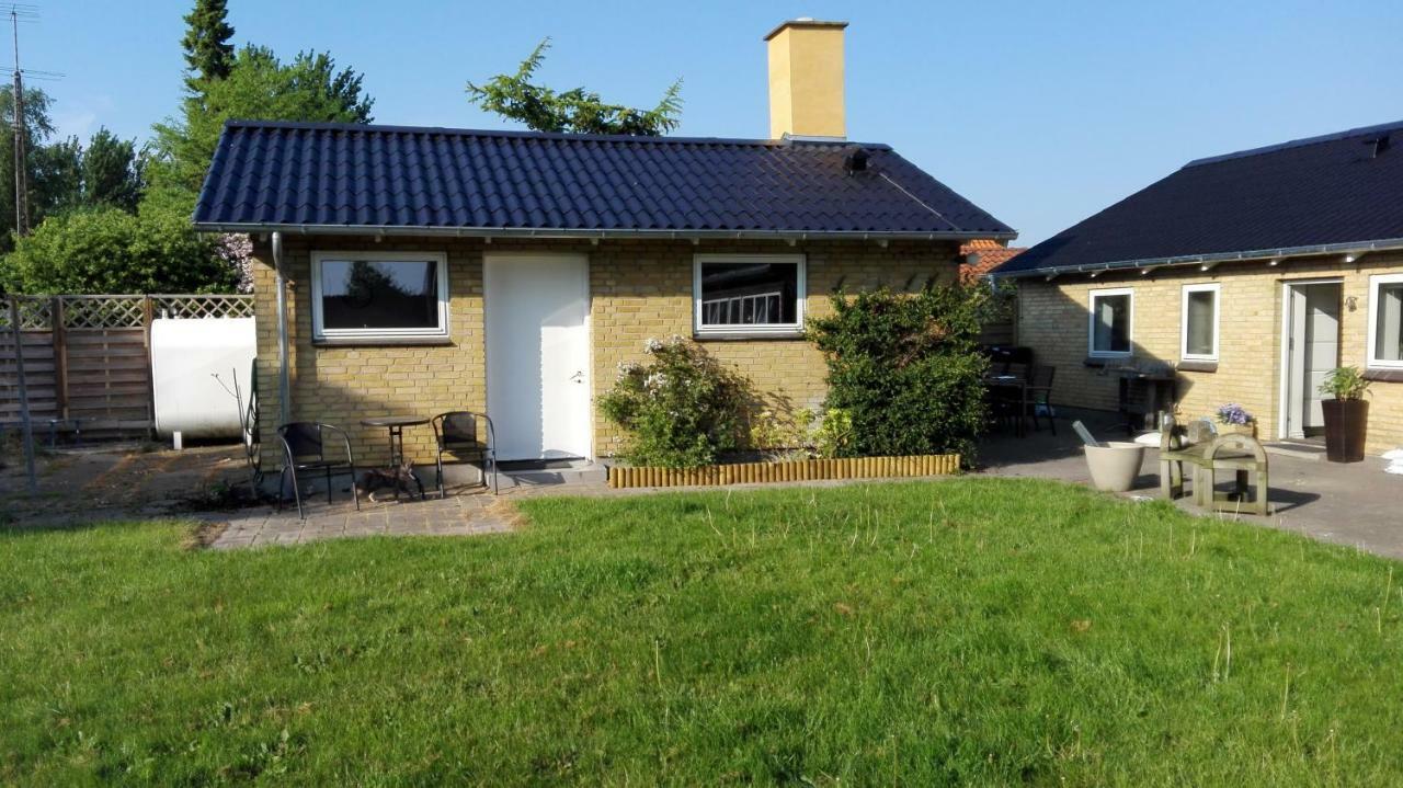 Commuter Room For One Or Two People Munkebo Exteriör bild