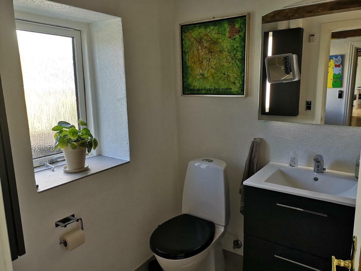 Commuter Room For One Or Two People Munkebo Exteriör bild