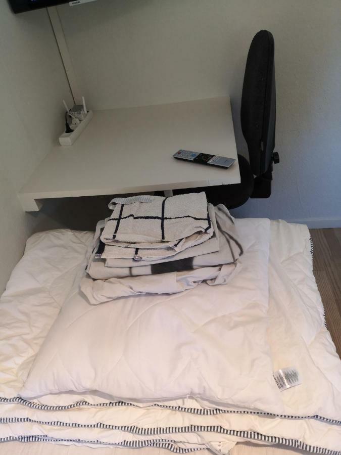 Commuter Room For One Or Two People Munkebo Exteriör bild