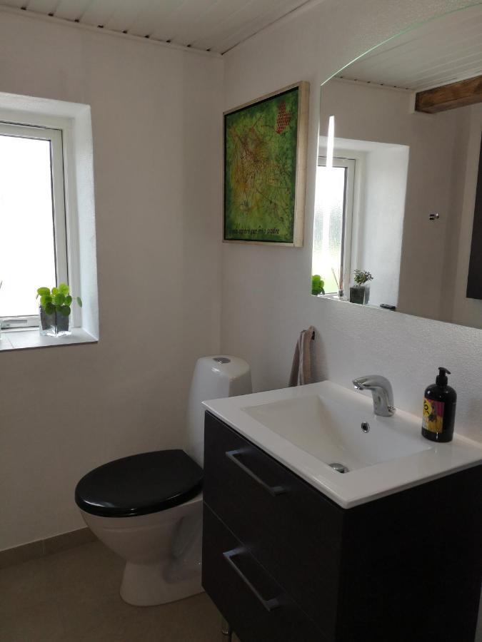 Commuter Room For One Or Two People Munkebo Exteriör bild